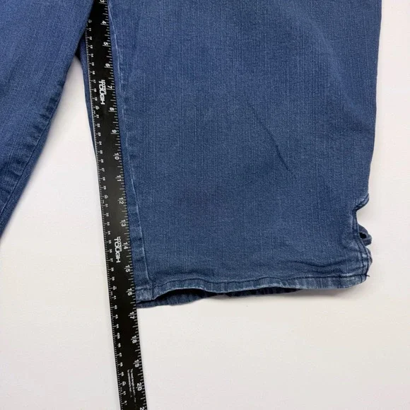 Croft & Barrow Womens 2X Blue Denim Capri Pants Elastic Waist Stretch Plus Size - Picture 10 of 10